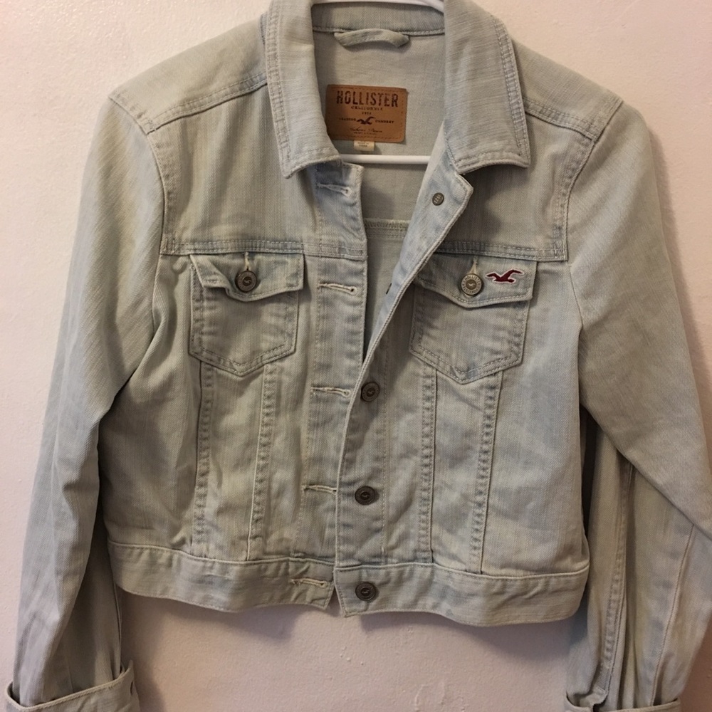 Short light blue denim jacket